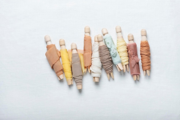 detail výšivky na látke